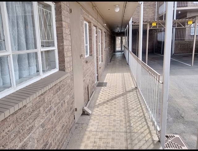 2 BEDROOM SECTIONAL TITLE FOR SALE IN PARKDENE